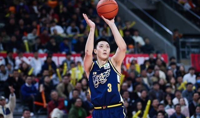 广东VS吉林拒绝大爆冷！胡明轩强势反弹，杜锋要力保前三