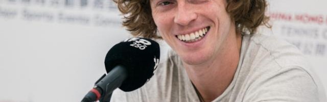 pg模拟器-卢布列夫：我会学着对自己好一点 尤其我的左膝