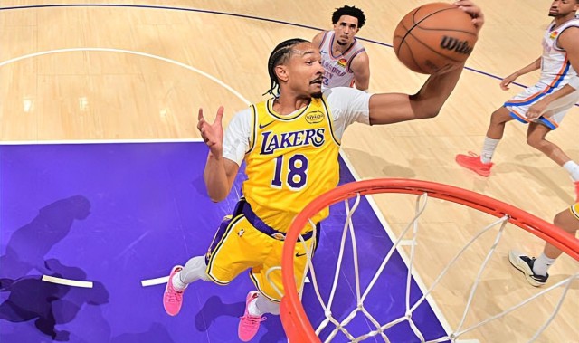 pg免费模拟器官网-唯一正负值不是负数的球员！湖人后场新星的表现突然有所好转？